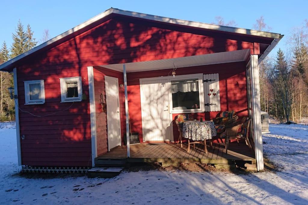 Stuga Vad Vatten Åsarp エクステリア 写真